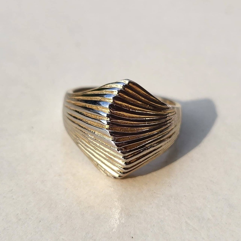 Vintage Gold Tone Shell Fan Statement Ring S 6 Ribbed Textured